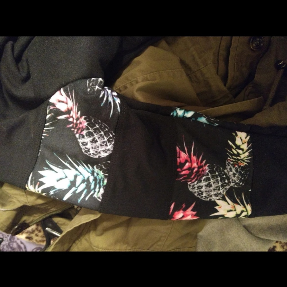 Pineapple Top - image 3